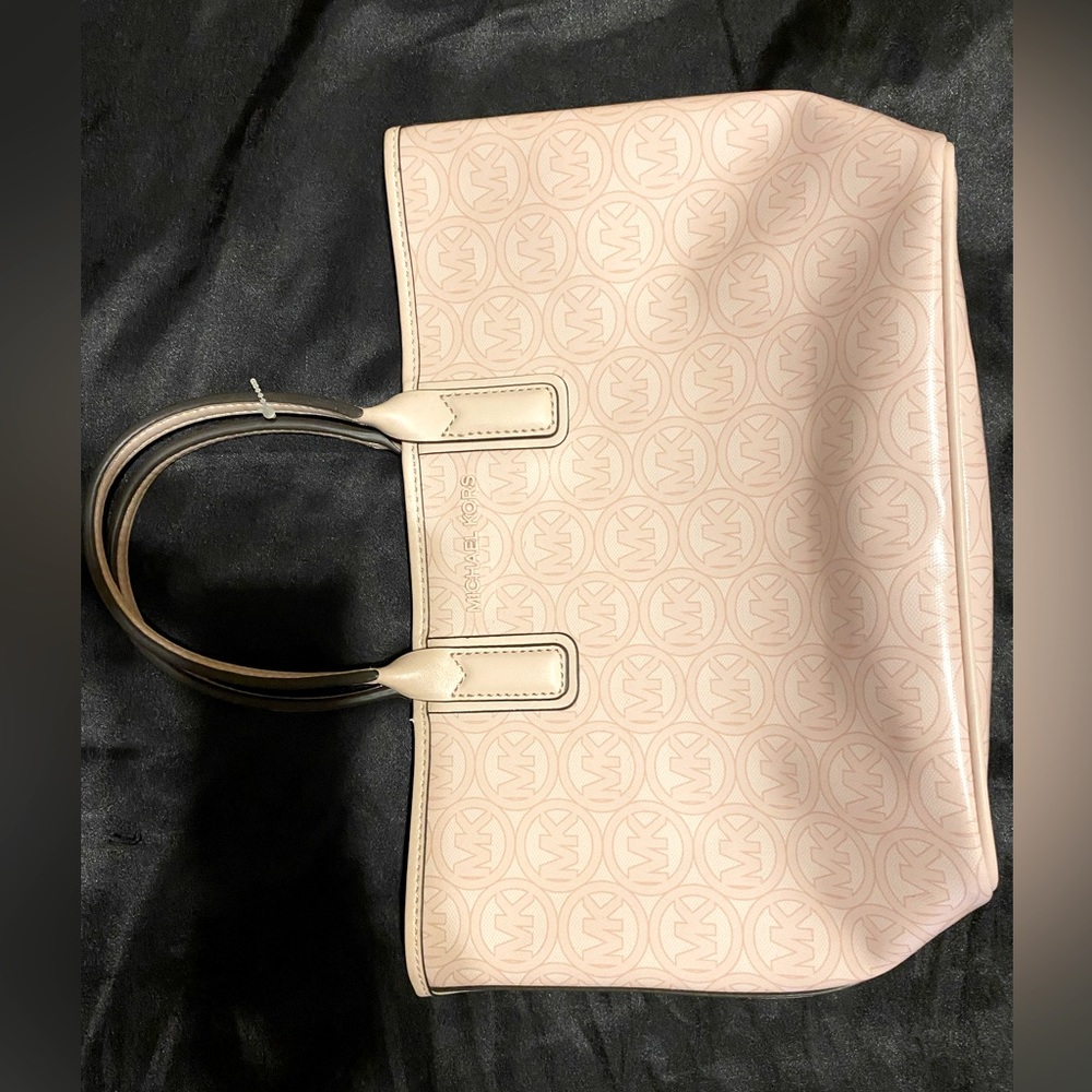 Michale Khors Purse